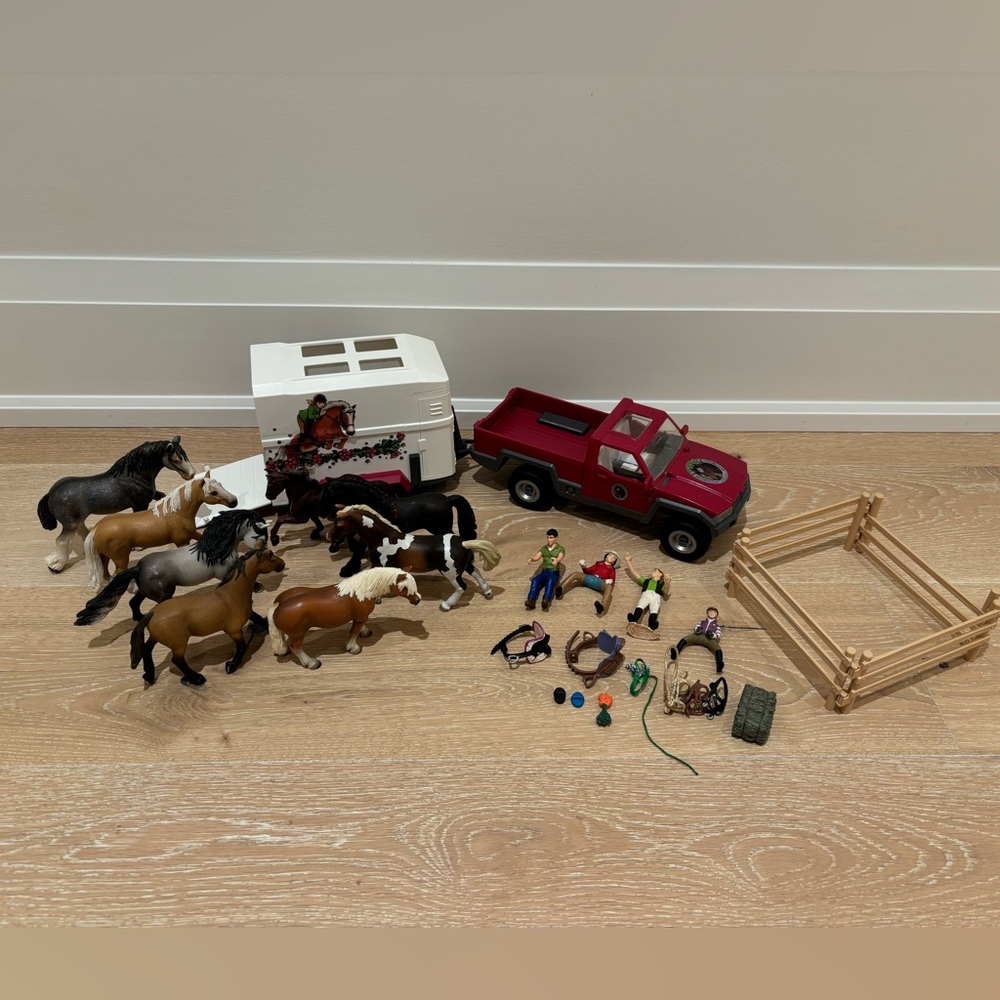 Schleich Horses and Trailer Lot